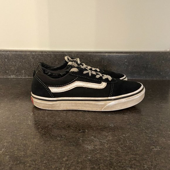 Vans Old Skool Sneakers - Size 2 - Picture 2 of 9